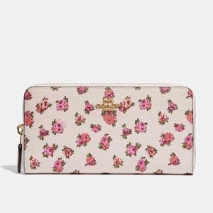 NEW! Coach Acordian Zip Wallet